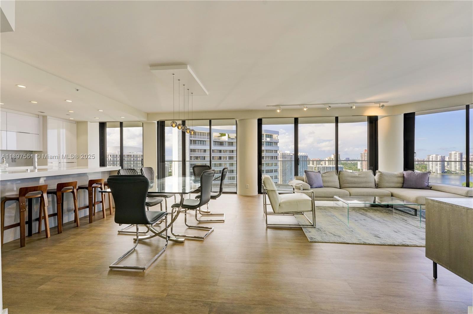 See details 2904 2 / 3 2150 sq. ft. $ 2025-10-16 0 Photo