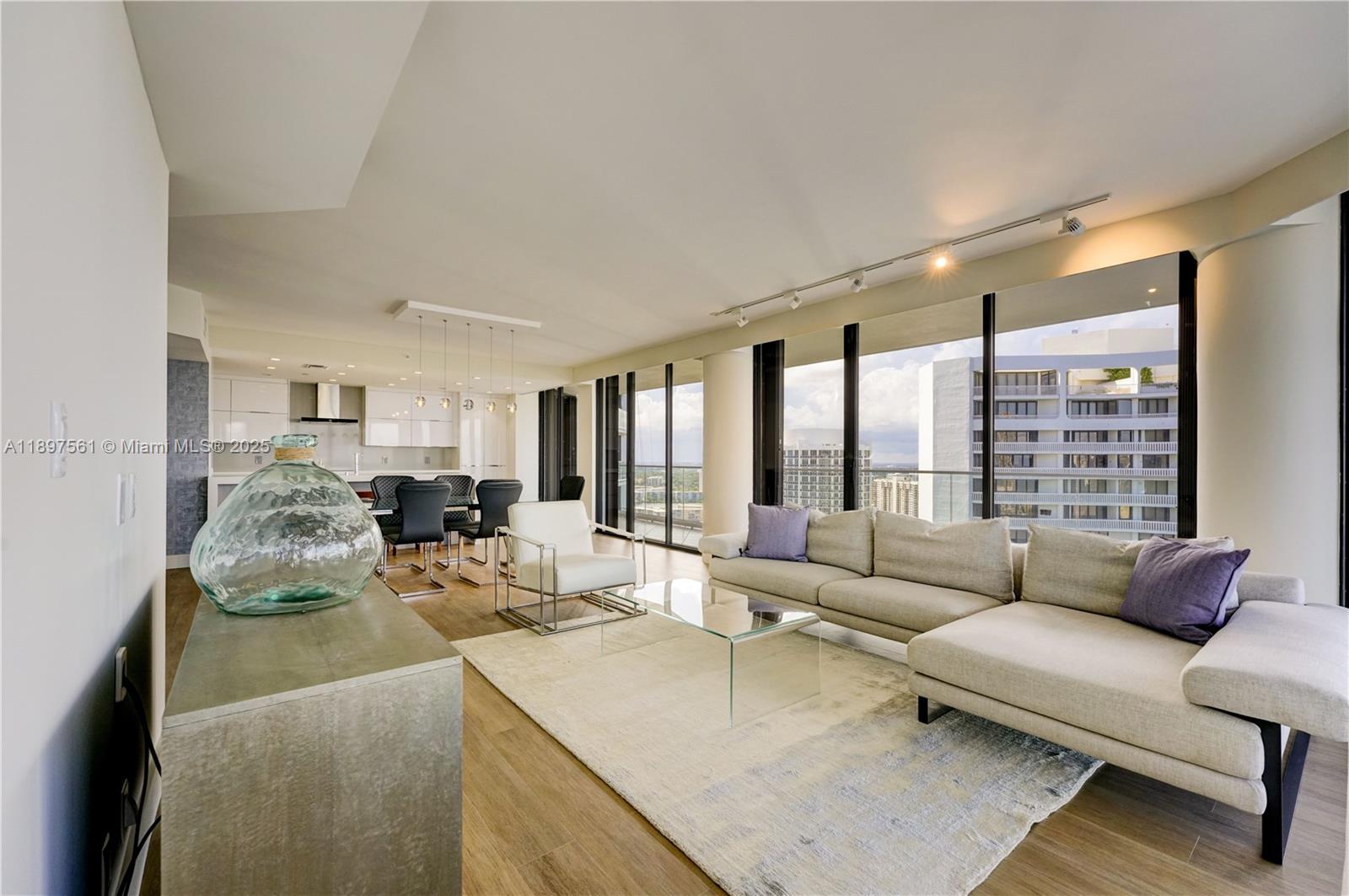 See details 2904 2 / 3 2150 sq. ft. $ 2025-10-16 0 Photo