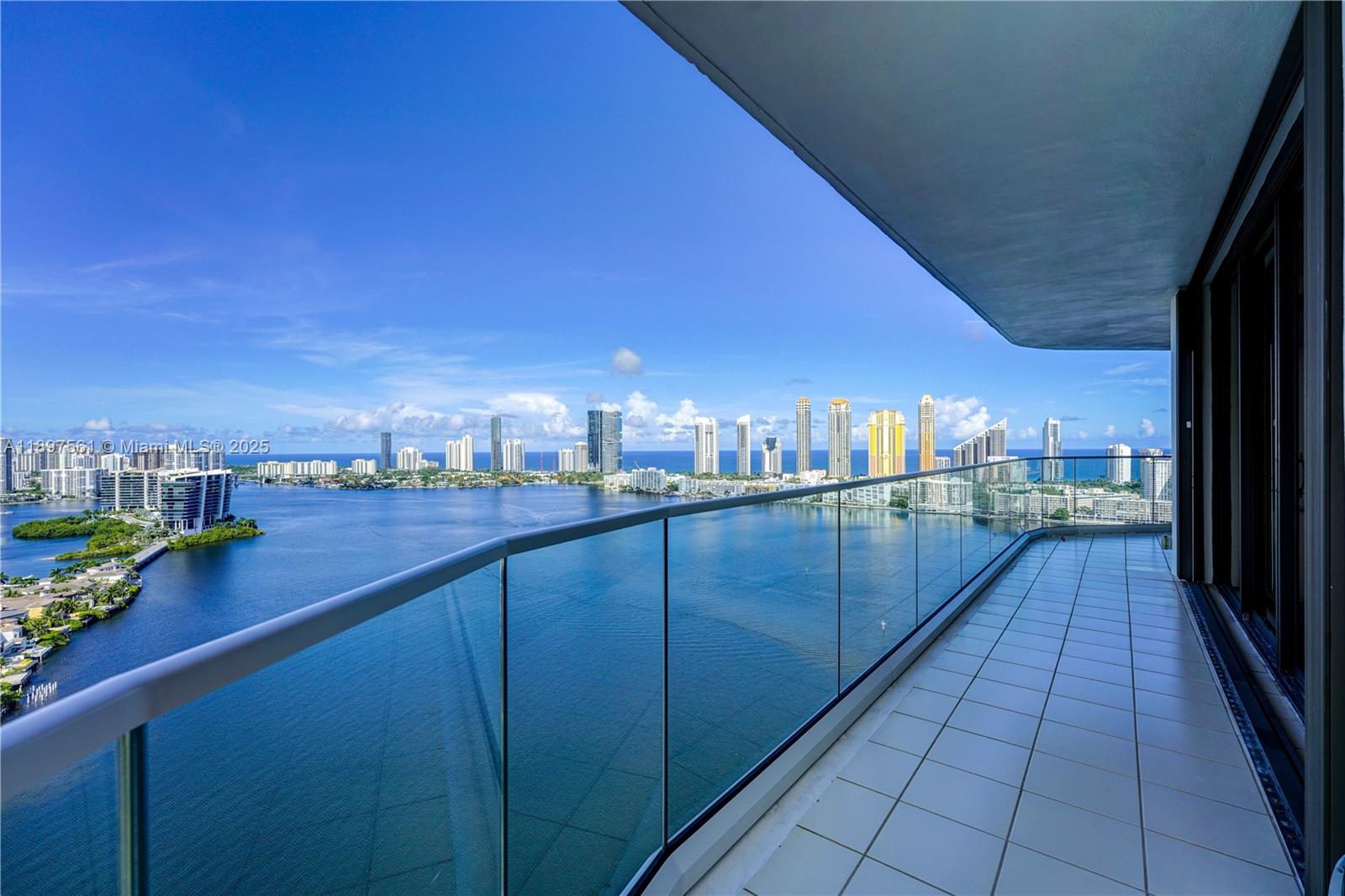 See details 2904 2 / 3 2150 sq. ft. $ 2025-10-16 0 Photo