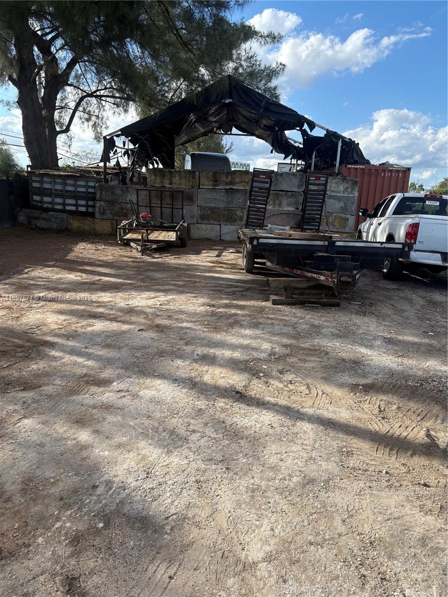 Подробнее   /   кв.футов $ 2025-10-28 0 Фото