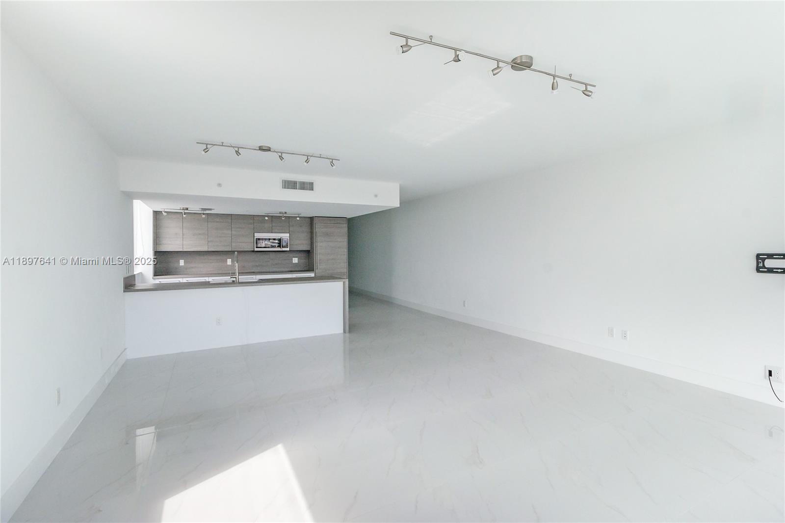 Photo of 400 Sunny Isles Blvd  #715, Sunny Isles Beach, Florida, 33160 - 