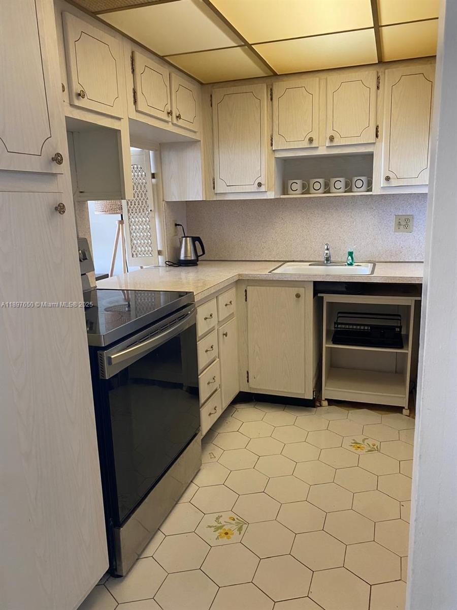 Photo of 1825 Ocean Dr  #707, Hallandale Beach, Florida, 33009 -