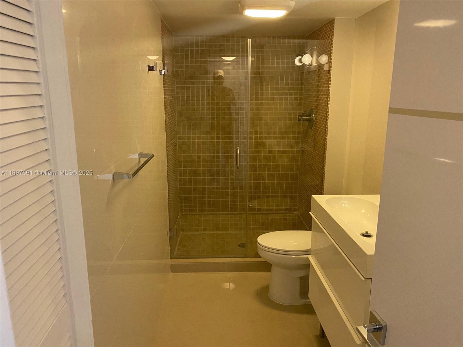 See details 807 2 / 2 1357 sq. ft. $ 2025-10-16 0 Photo