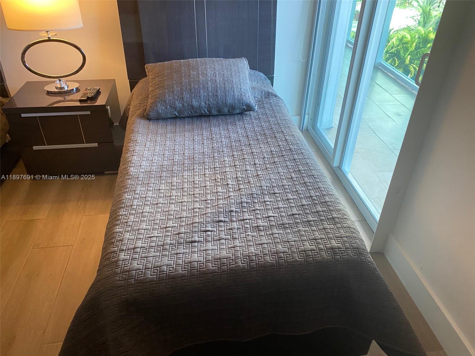 See details 807 2 / 2 1357 sq. ft. $ 2025-10-16 0 Photo