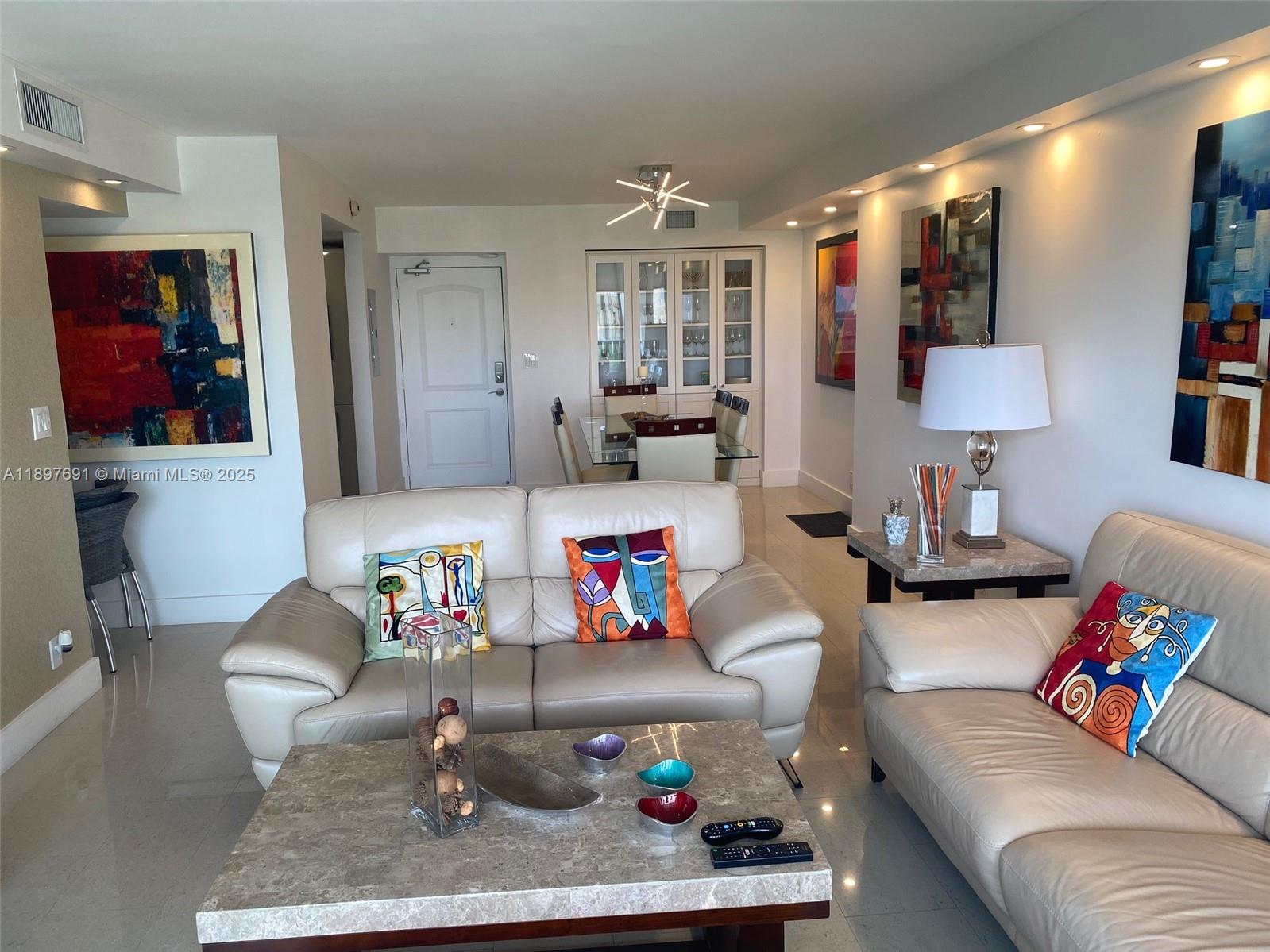 See details 807 2 / 2 1357 sq. ft. $ 2025-10-16 0 Photo