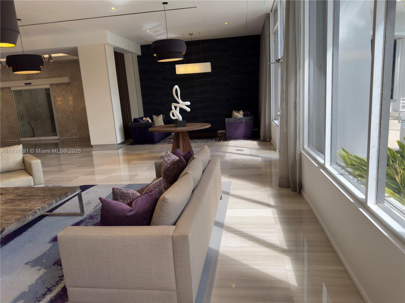 807 2 / 2 1357 sq. ft. $ 2025-10-16 0 Photo