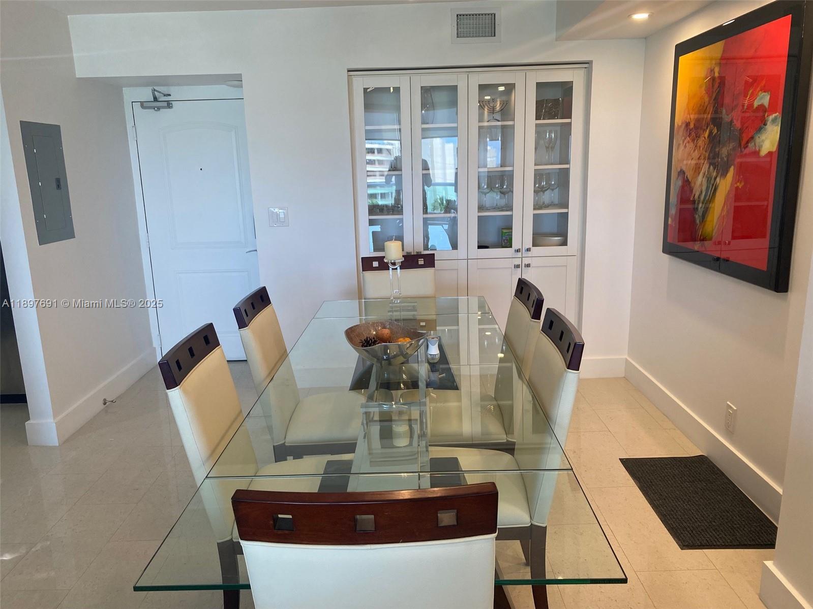 See details 807 2 / 2 1357 sq. ft. $ 2025-10-16 0 Photo