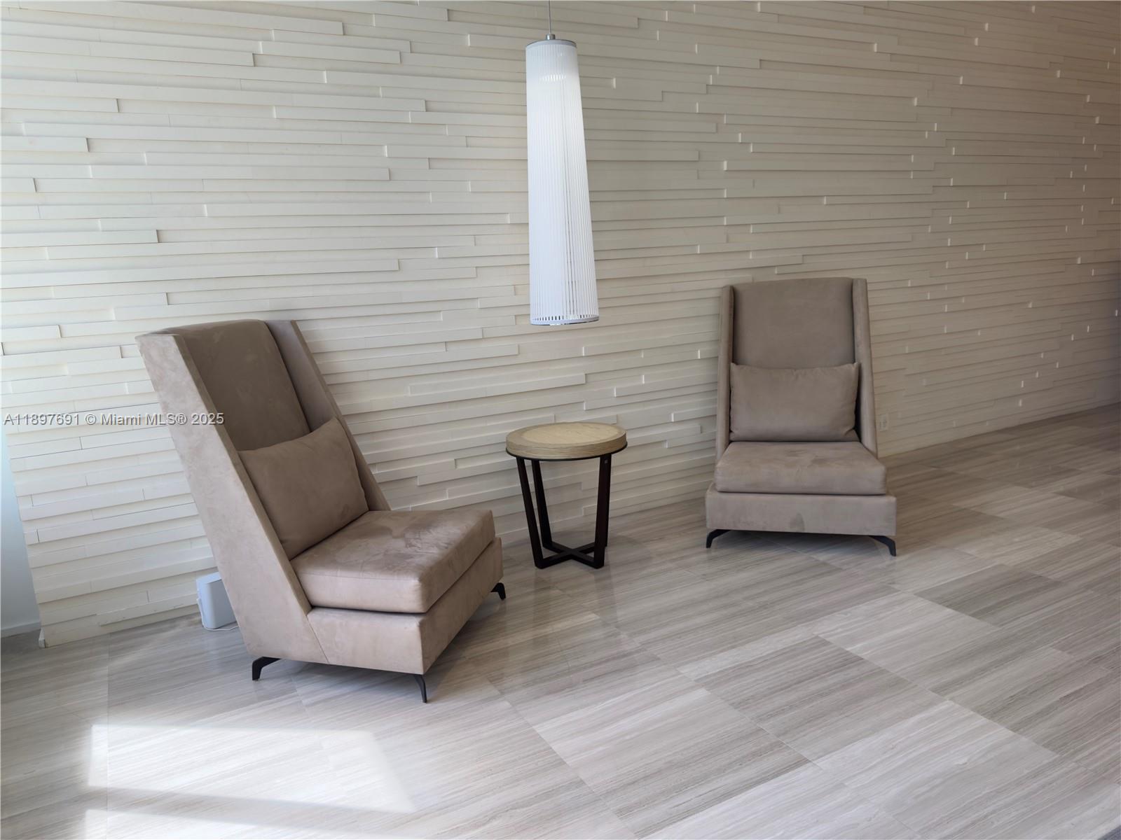 807 2 / 2 1357 sq. ft. $ 2025-10-16 0 Photo