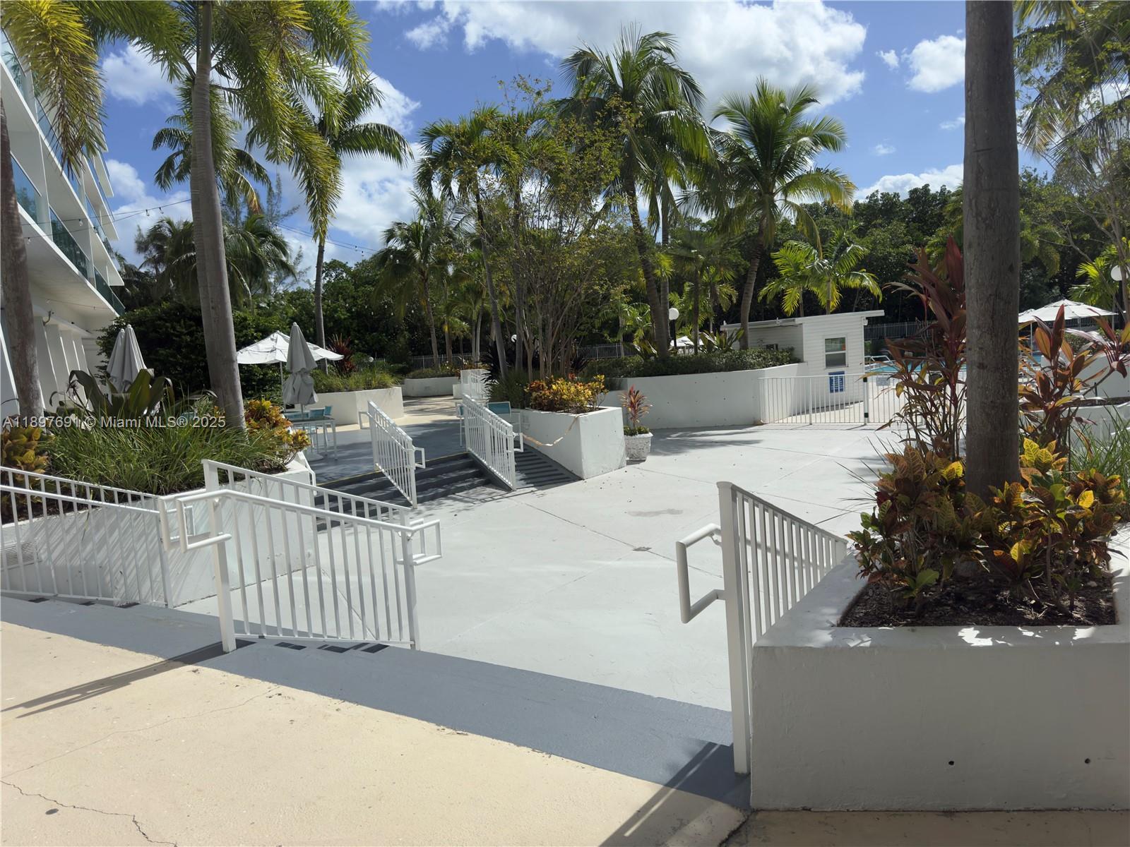 807 2 / 2 1357 sq. ft. $ 2025-10-16 0 Photo