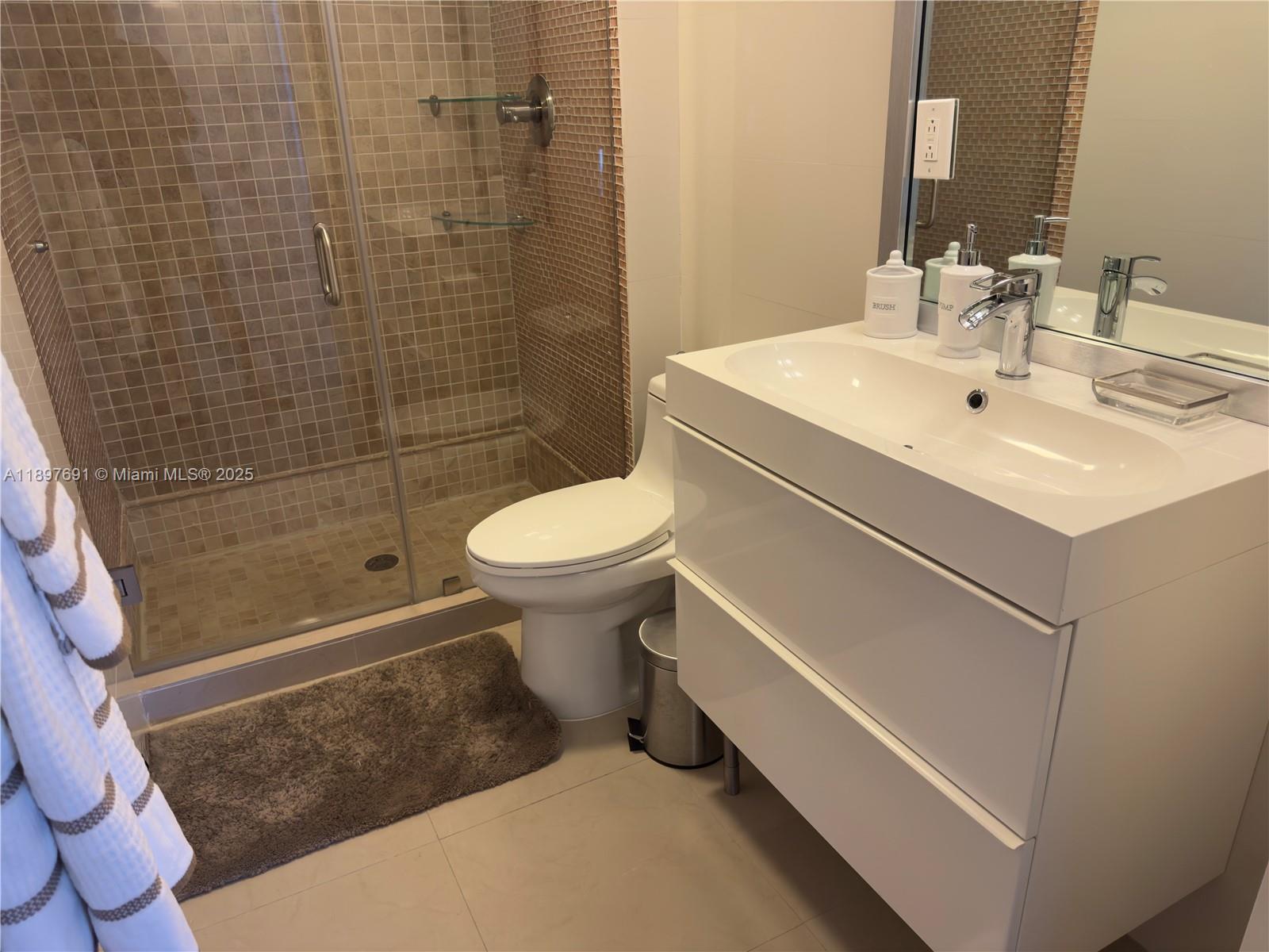 807 2 / 2 1357 sq. ft. $ 2025-10-16 0 Photo