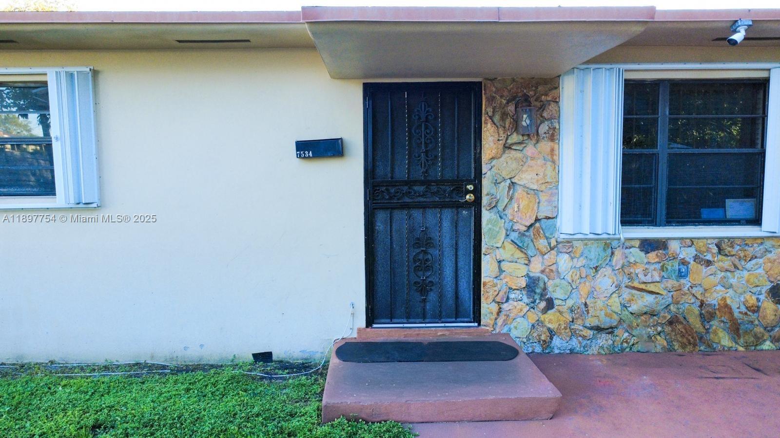 See details   /  1740 sq. ft. $ 2025-10-17 0 Photo