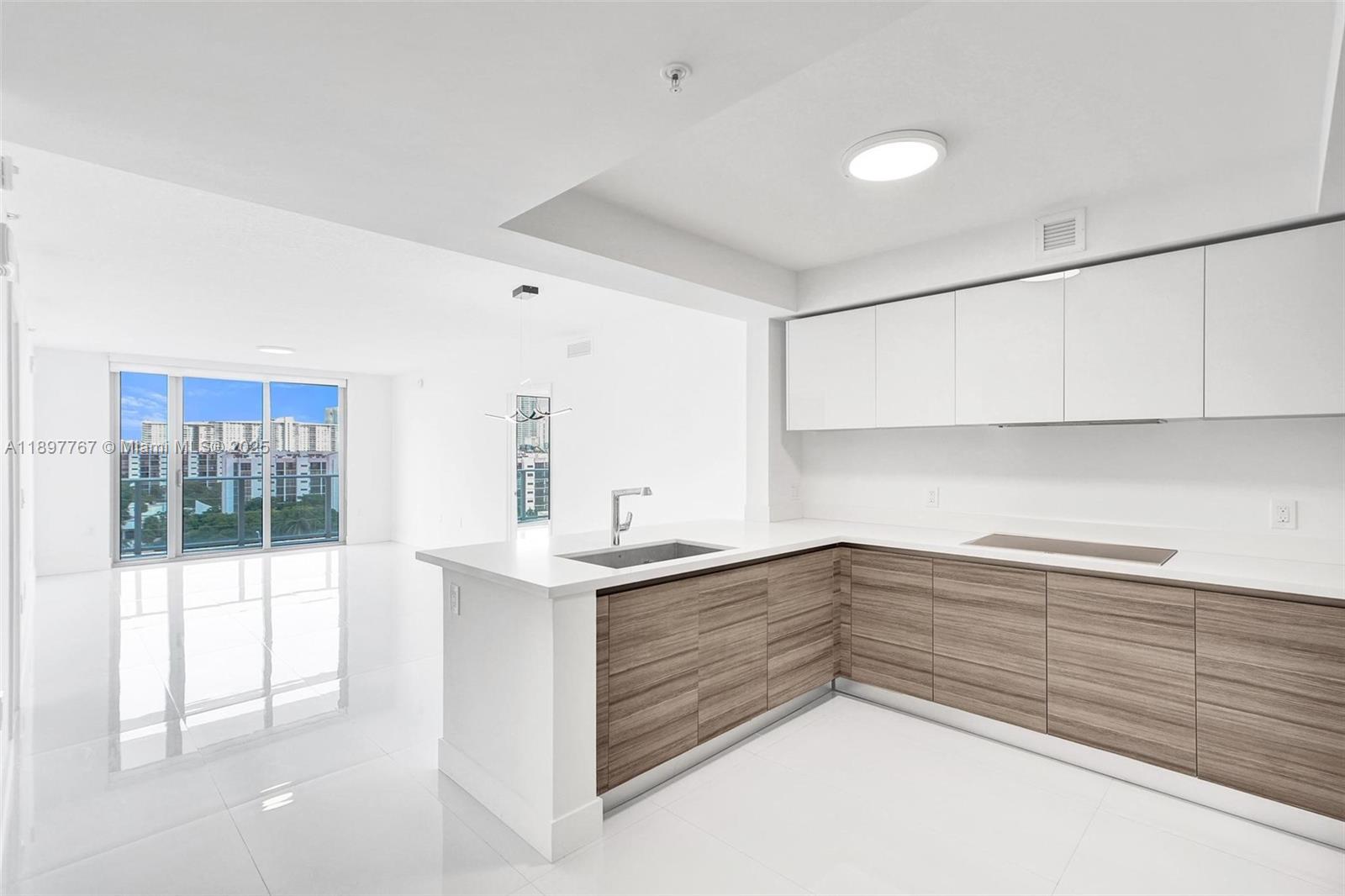 5-805 2 / 3 1541 sq. ft. $ 2025-10-17 0 Photo