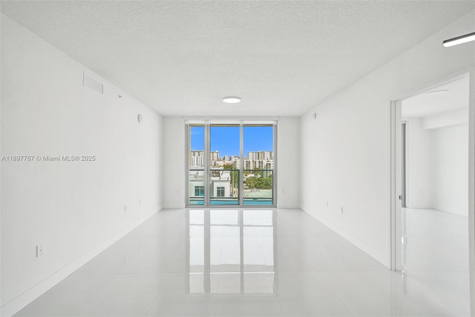 5-805 2 / 3 1541 sq. ft. $ 2025-10-17 0 Photo