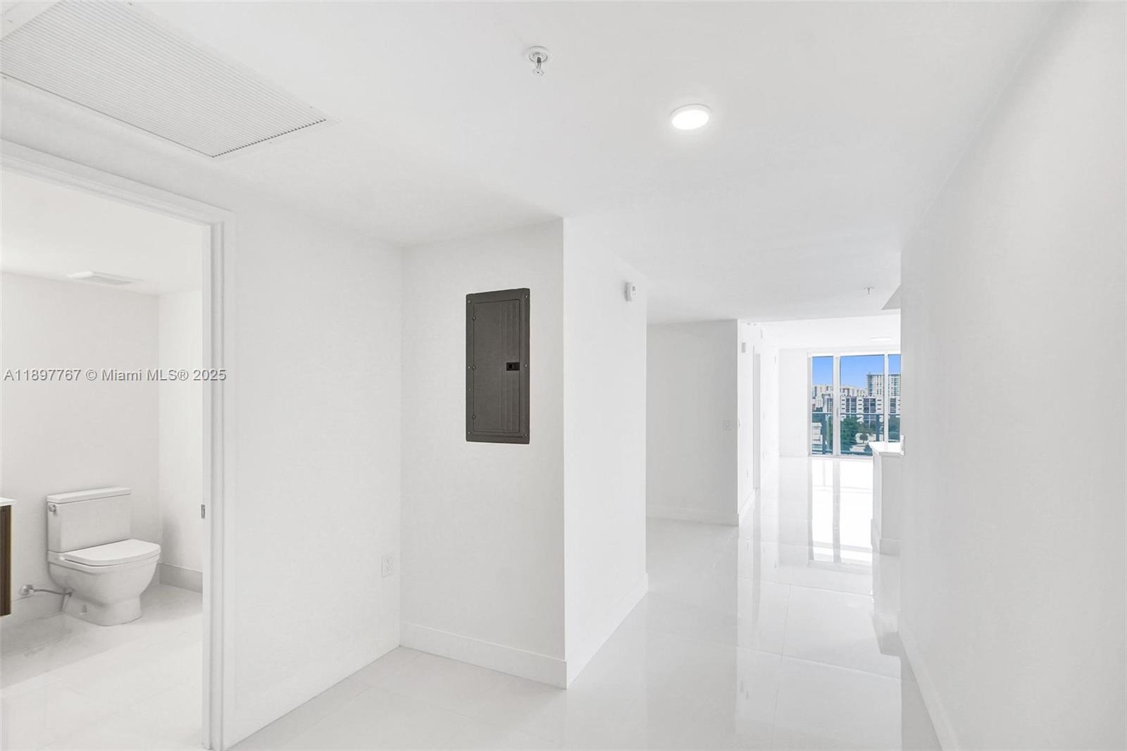 5-805 2 / 3 1541 sq. ft. $ 2025-10-17 0 Photo