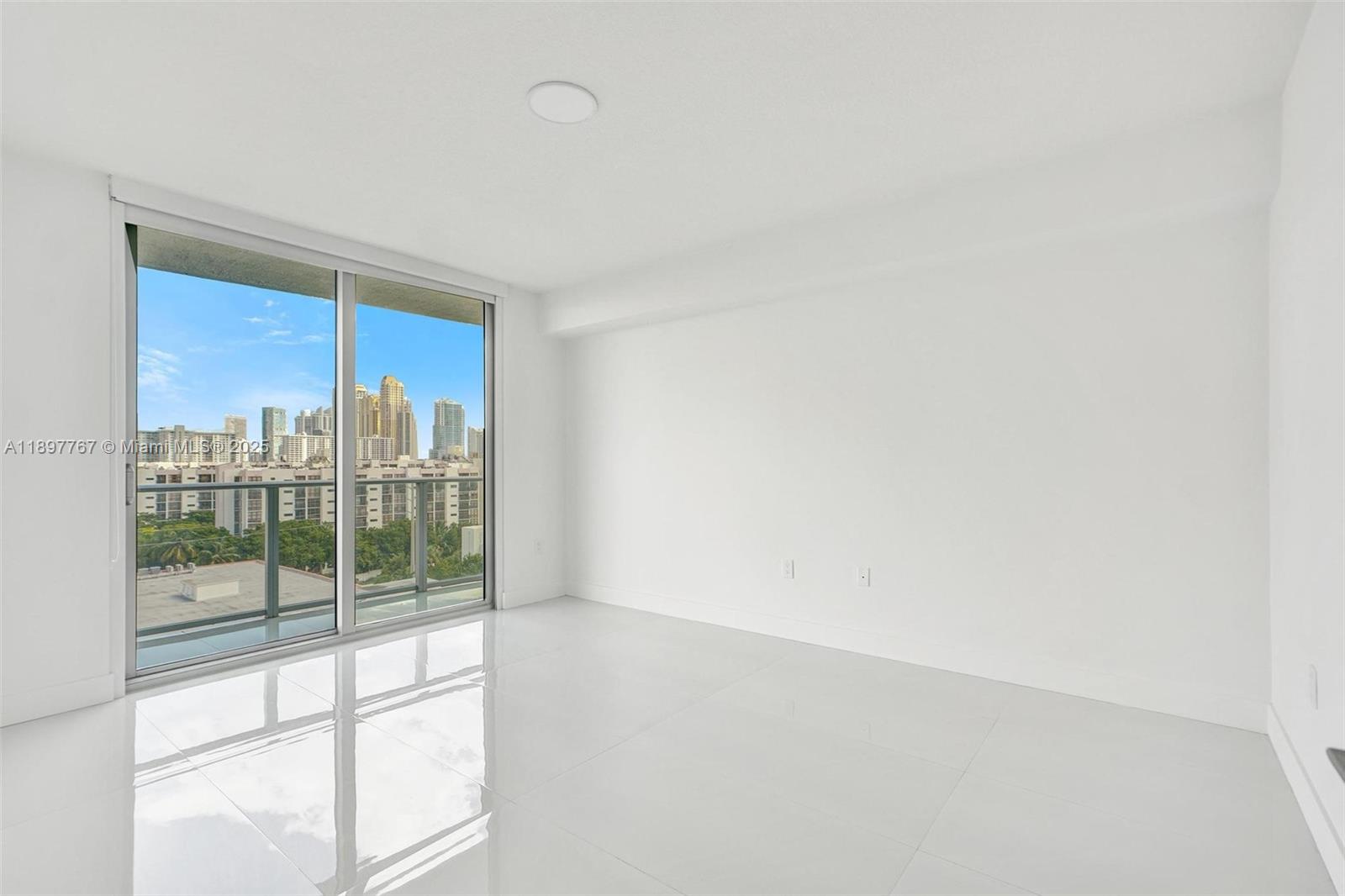 5-805 2 / 3 1541 sq. ft. $ 2025-10-17 0 Photo
