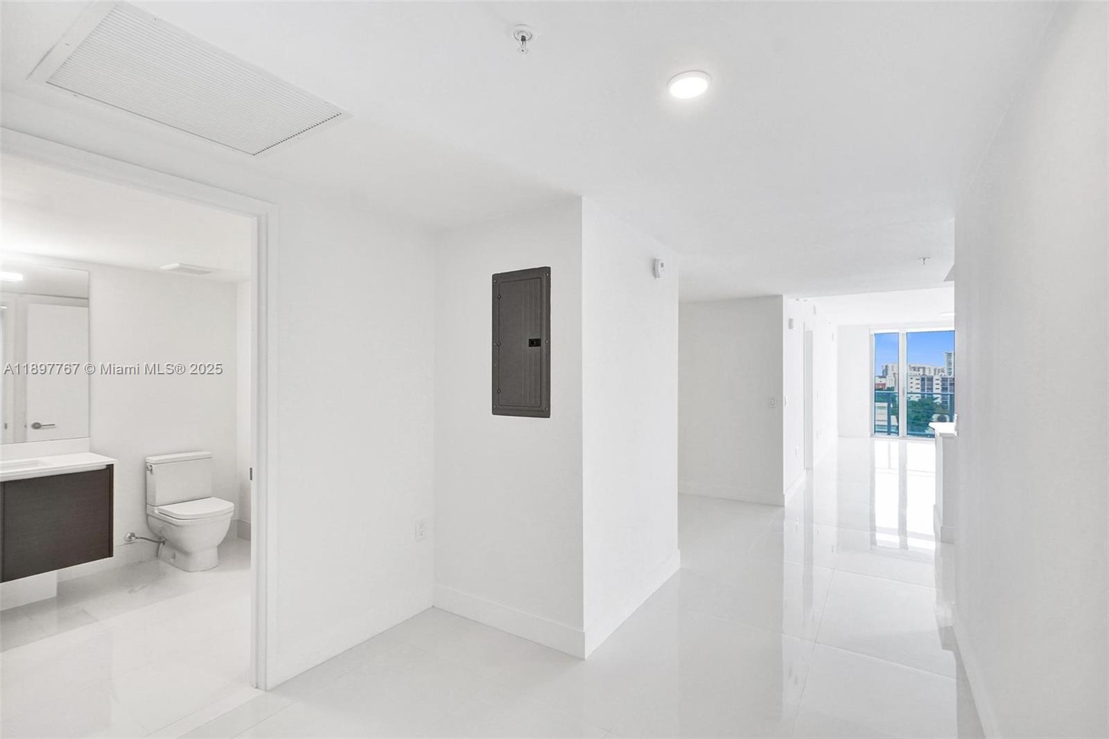 5-805 2 / 3 1541 sq. ft. $ 2025-10-17 0 Photo