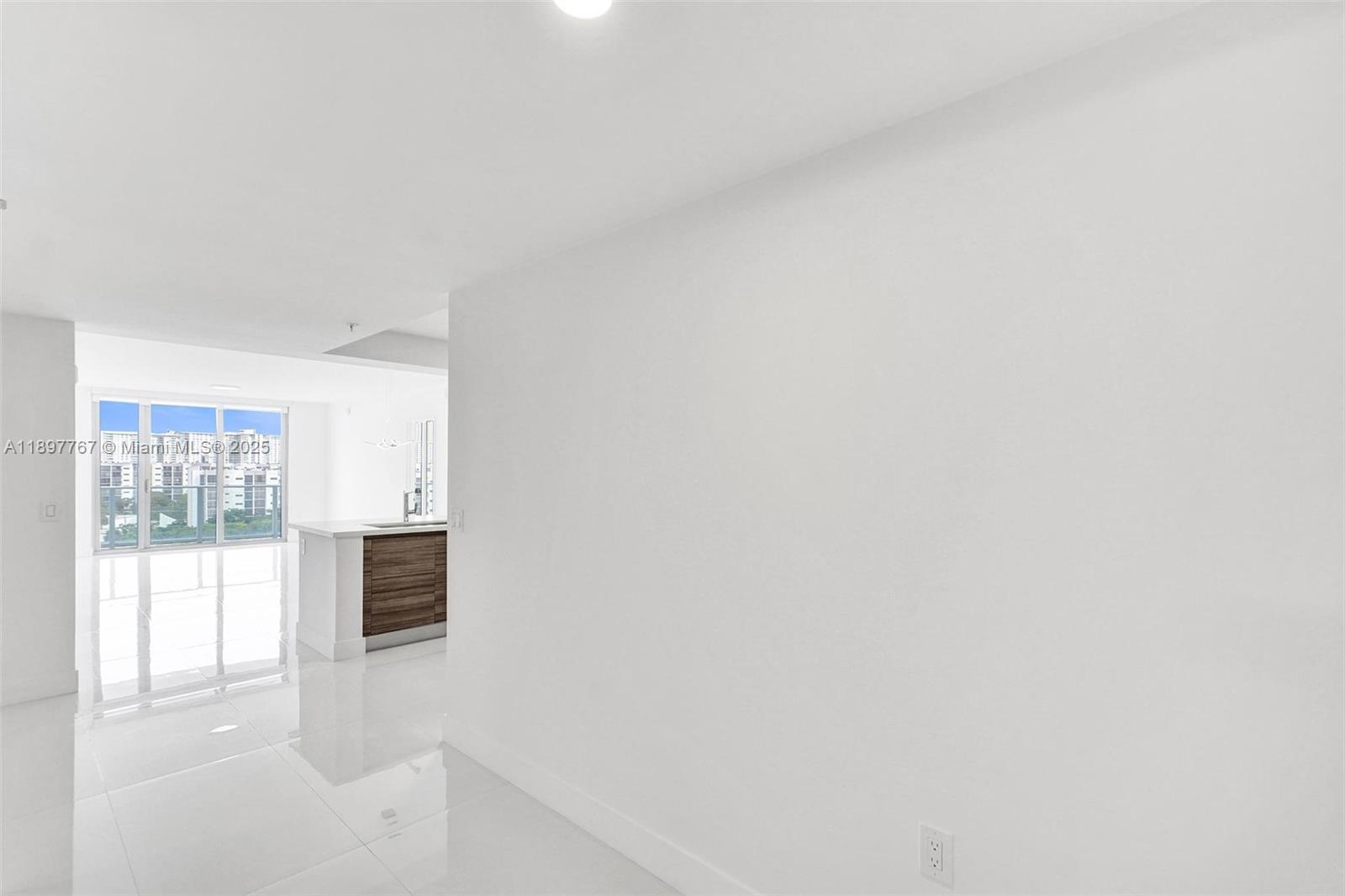 5-805 2 / 3 1541 sq. ft. $ 2025-10-17 0 Photo