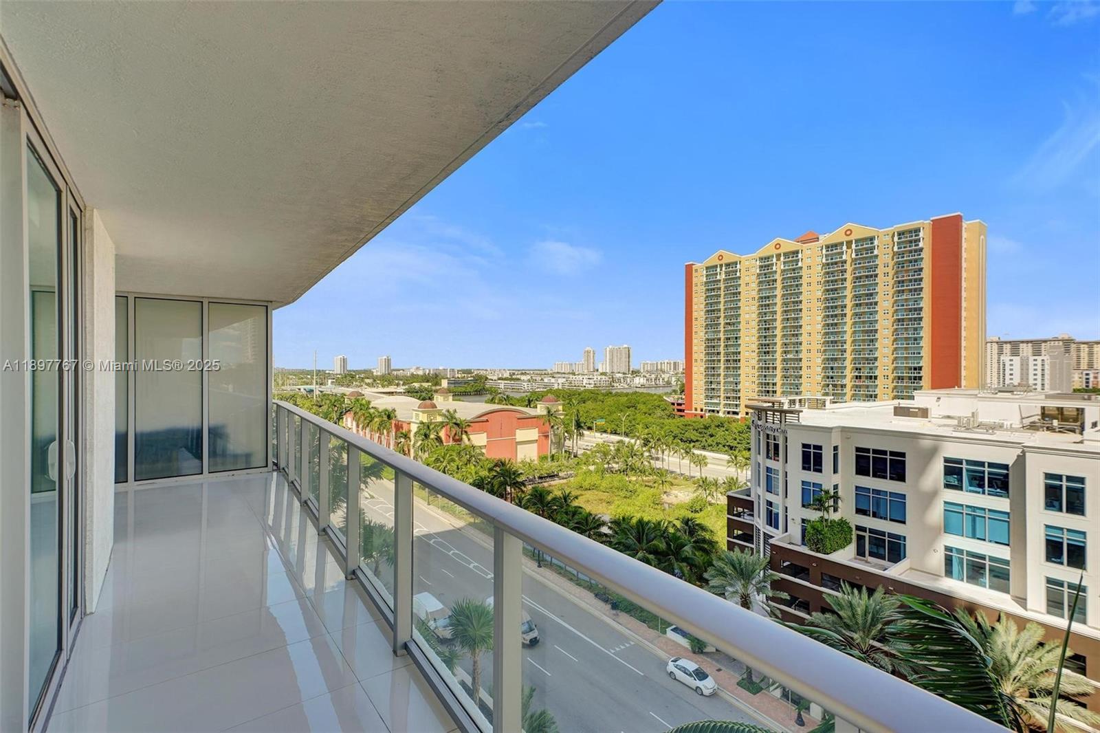 5-805 2 / 3 1541 sq. ft. $ 2025-10-17 0 Photo
