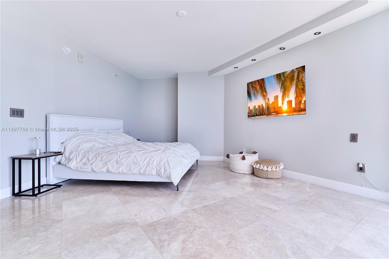 Photo of 3101 Ocean Dr  #3005, Hollywood, Florida, 33019 - 