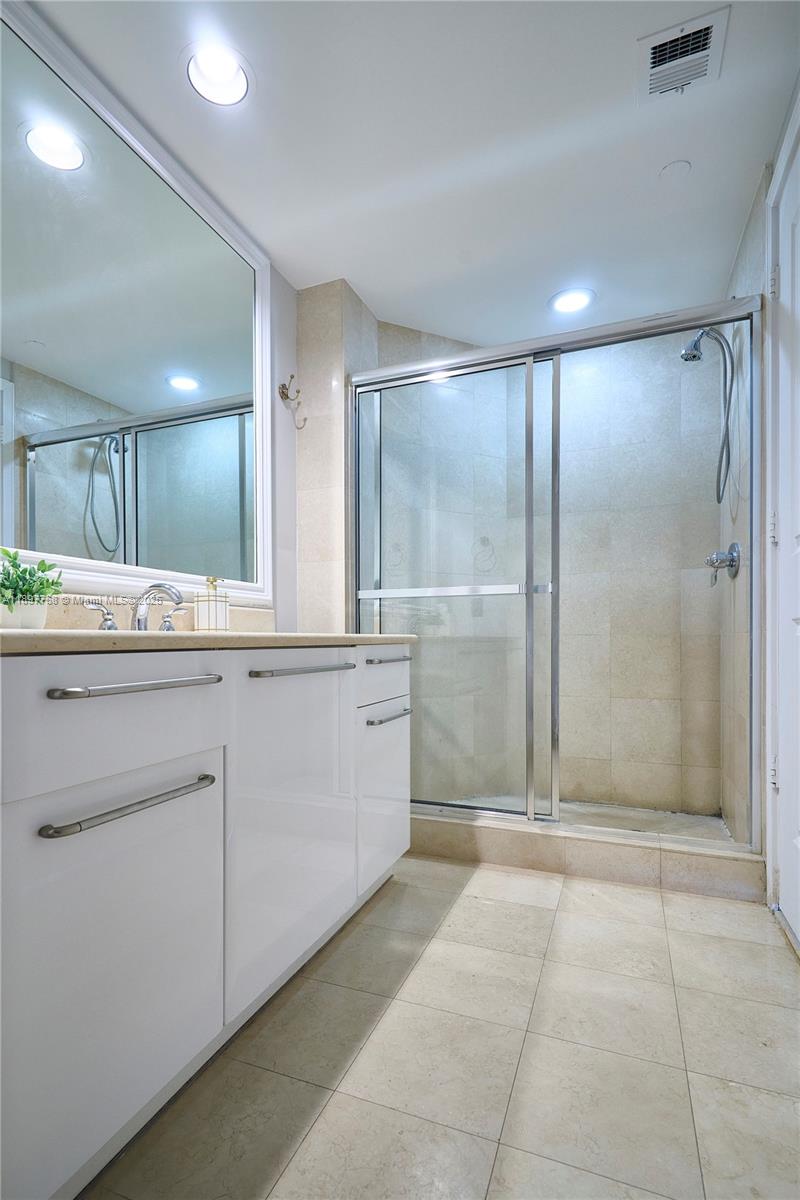Photo of 3101 Ocean Dr  #3005, Hollywood, Florida, 33019 - 