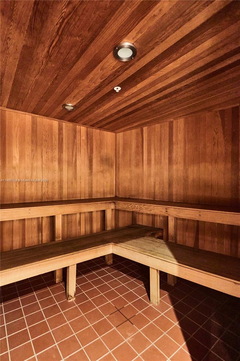Photo of 3101 Ocean Dr  #3005, Hollywood, Florida, 33019 - 