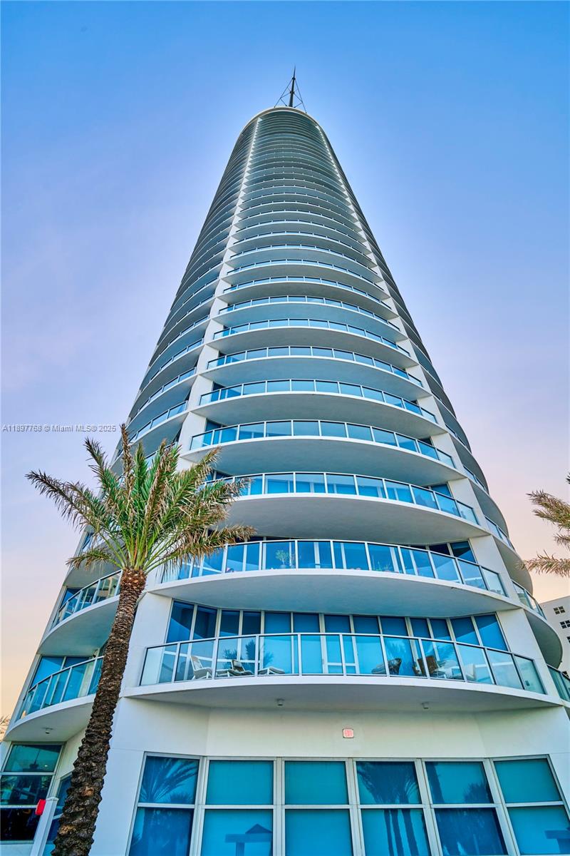 Photo of 3101 Ocean Dr  #3005, Hollywood, Florida, 33019 - 