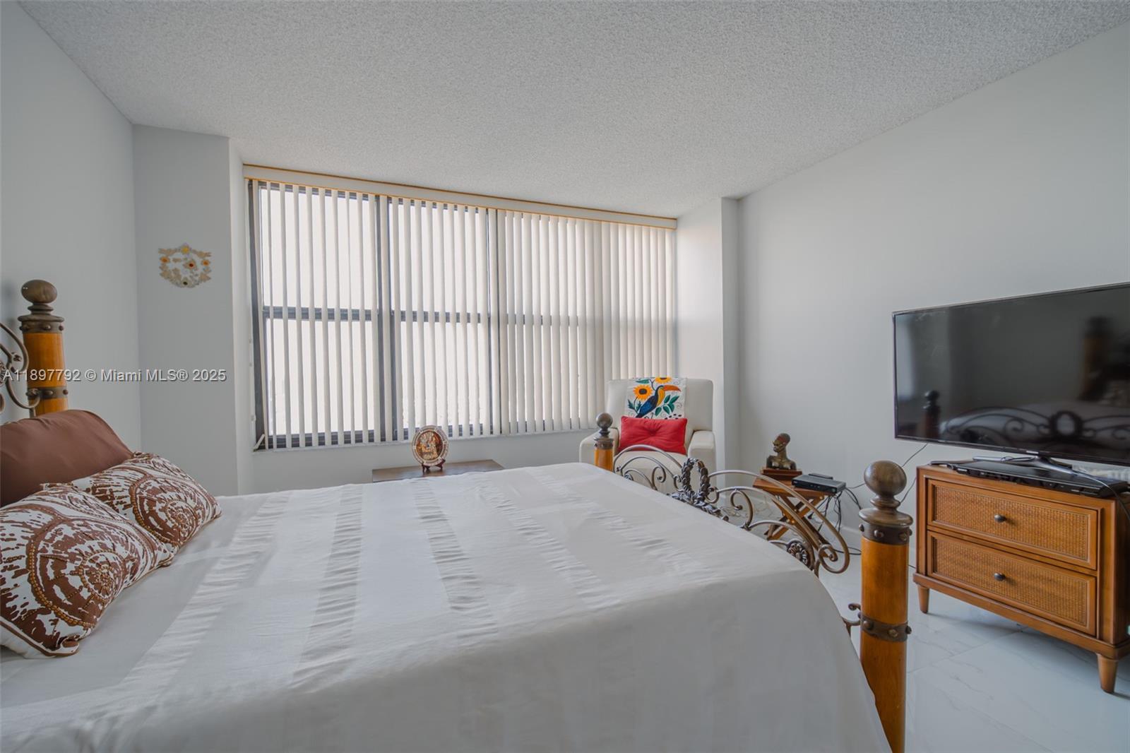 Photo of 2500 Parkview Dr #1111, Hallandale Beach, Florida, 33009 -