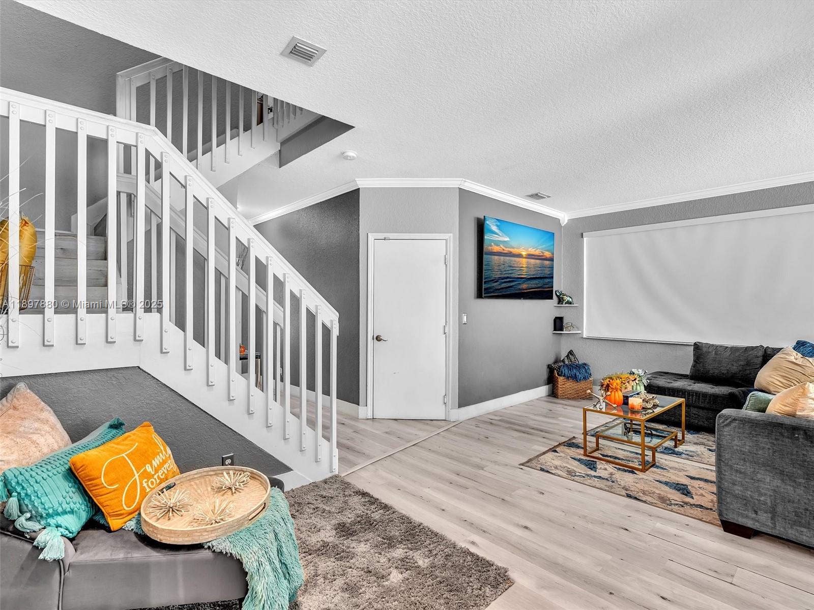 Ver detalles 9125 4 / 3 1848 sq. ft. $ 2026-06-30 0 foto