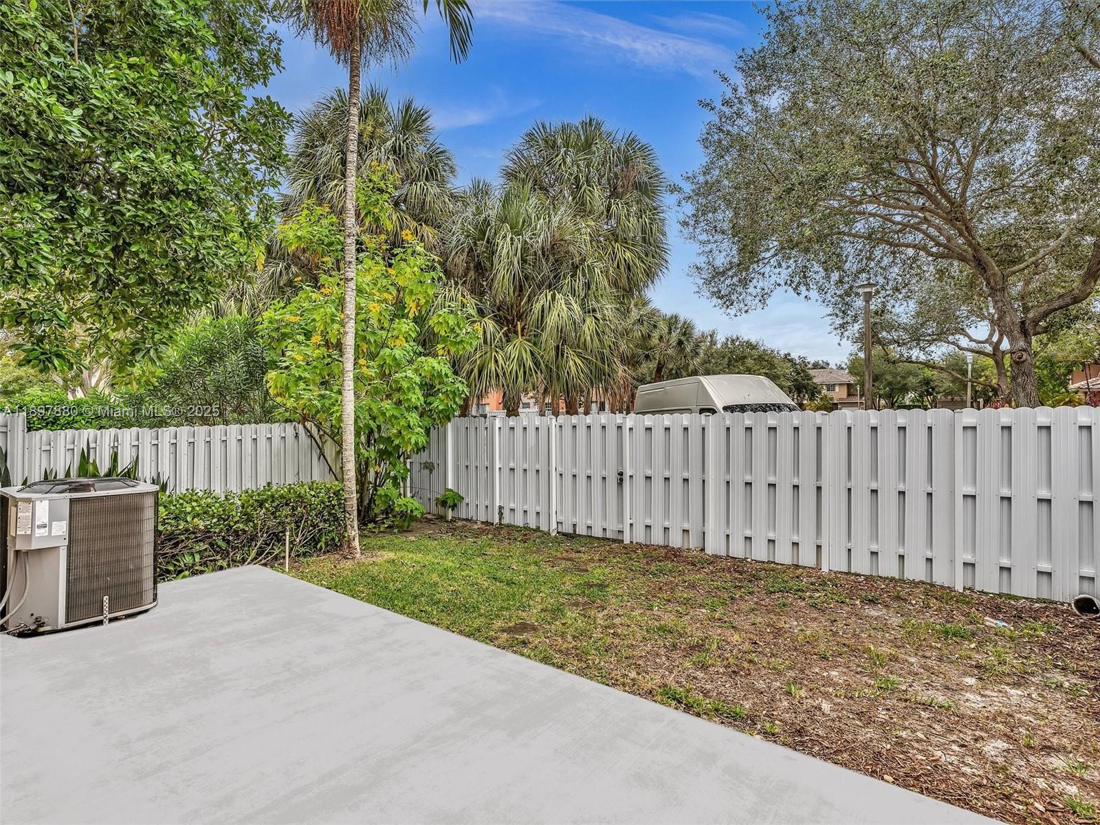 Ver detalles 9125 4 / 3 1848 sq. ft. $ 2026-06-30 0 foto