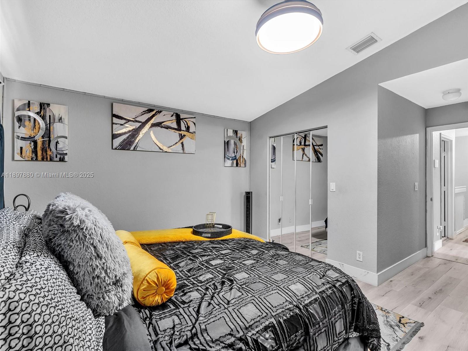 Ver detalles 9125 4 / 3 1848 sq. ft. $ 2026-06-30 0 foto