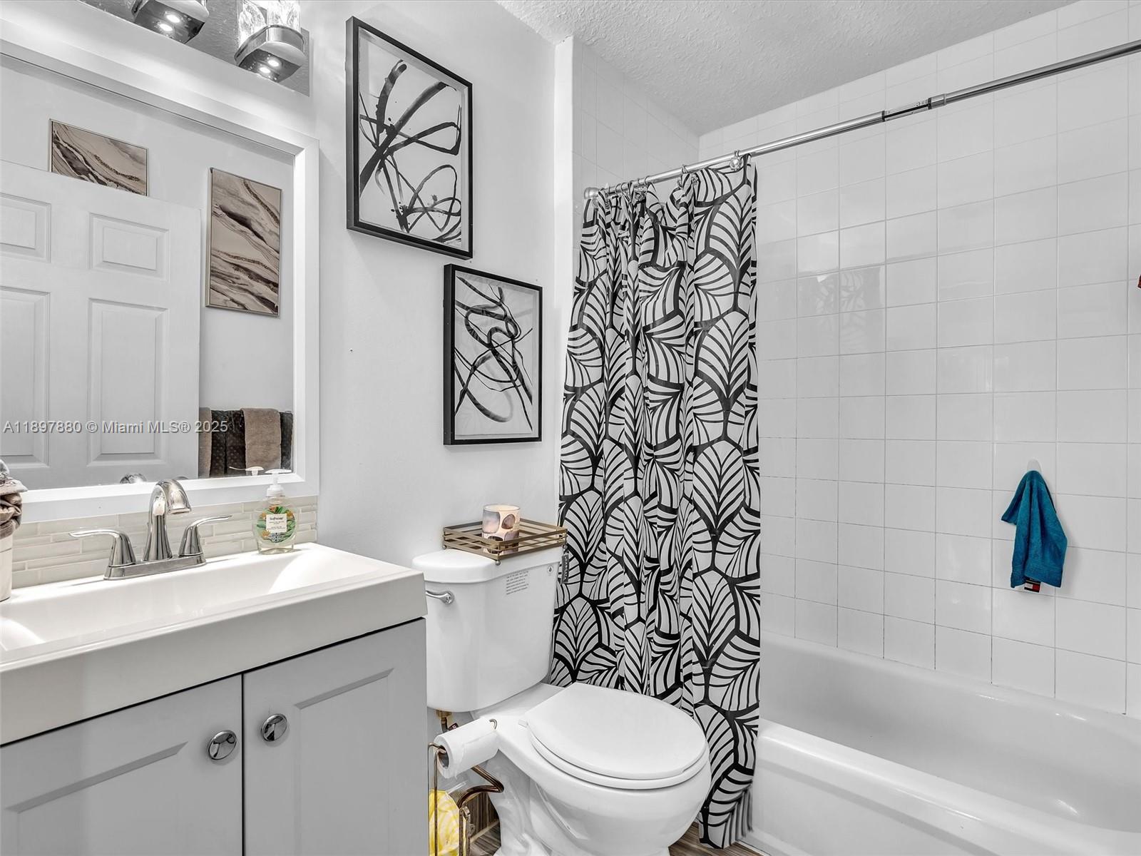 Ver detalles 9125 4 / 3 1848 sq. ft. $ 2026-06-30 0 foto
