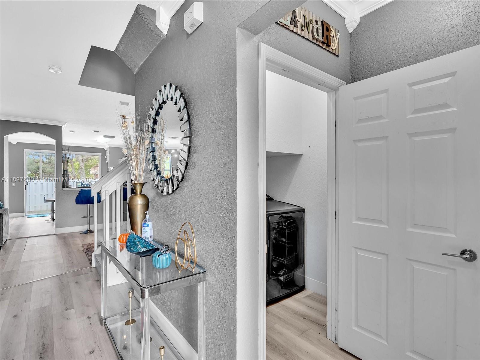Ver detalles 9125 4 / 3 1848 sq. ft. $ 2026-06-30 0 foto