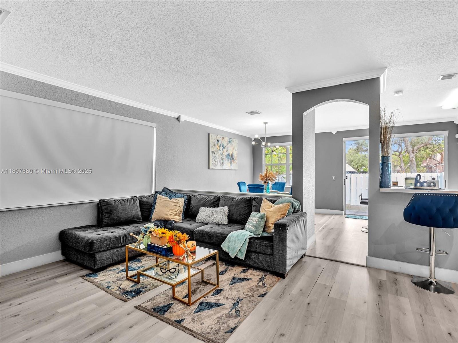 Ver detalles 9125 4 / 3 1848 sq. ft. $ 2026-06-30 0 foto