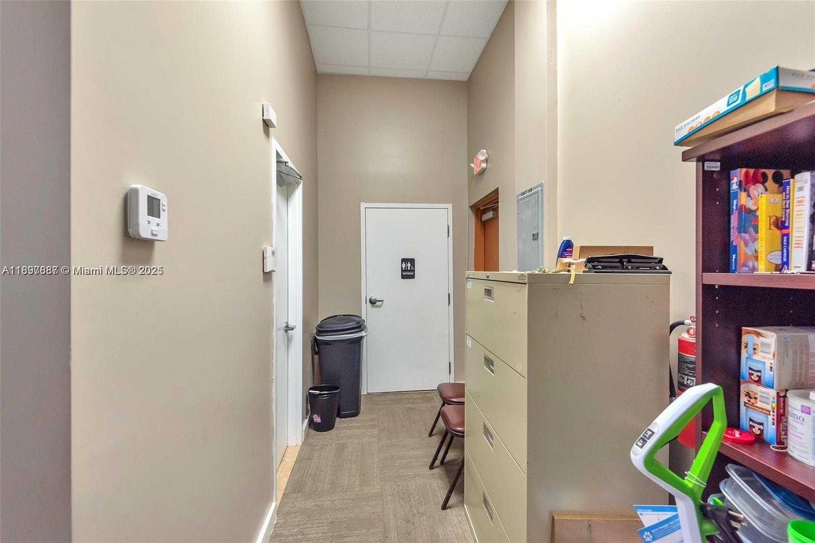 Подробнее   /   кв.футов $ 2025-10-17 0 Фото