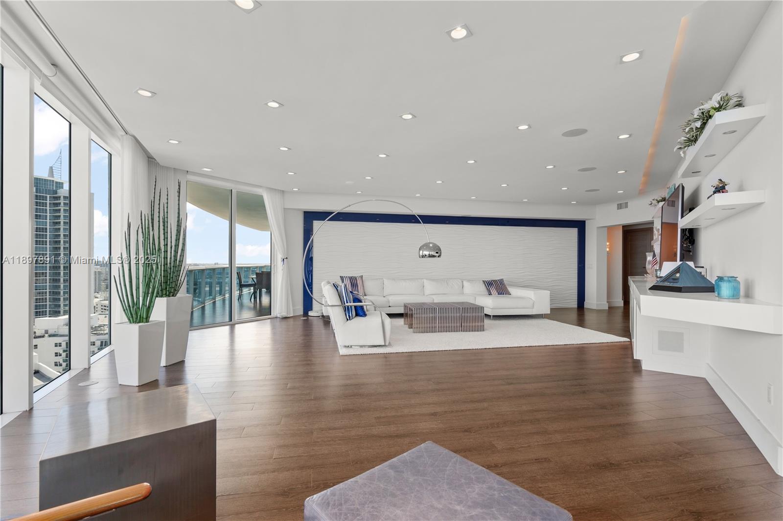 Photo of 2711 Ocean Dr  #2305, Hollywood, Florida, 33019 -