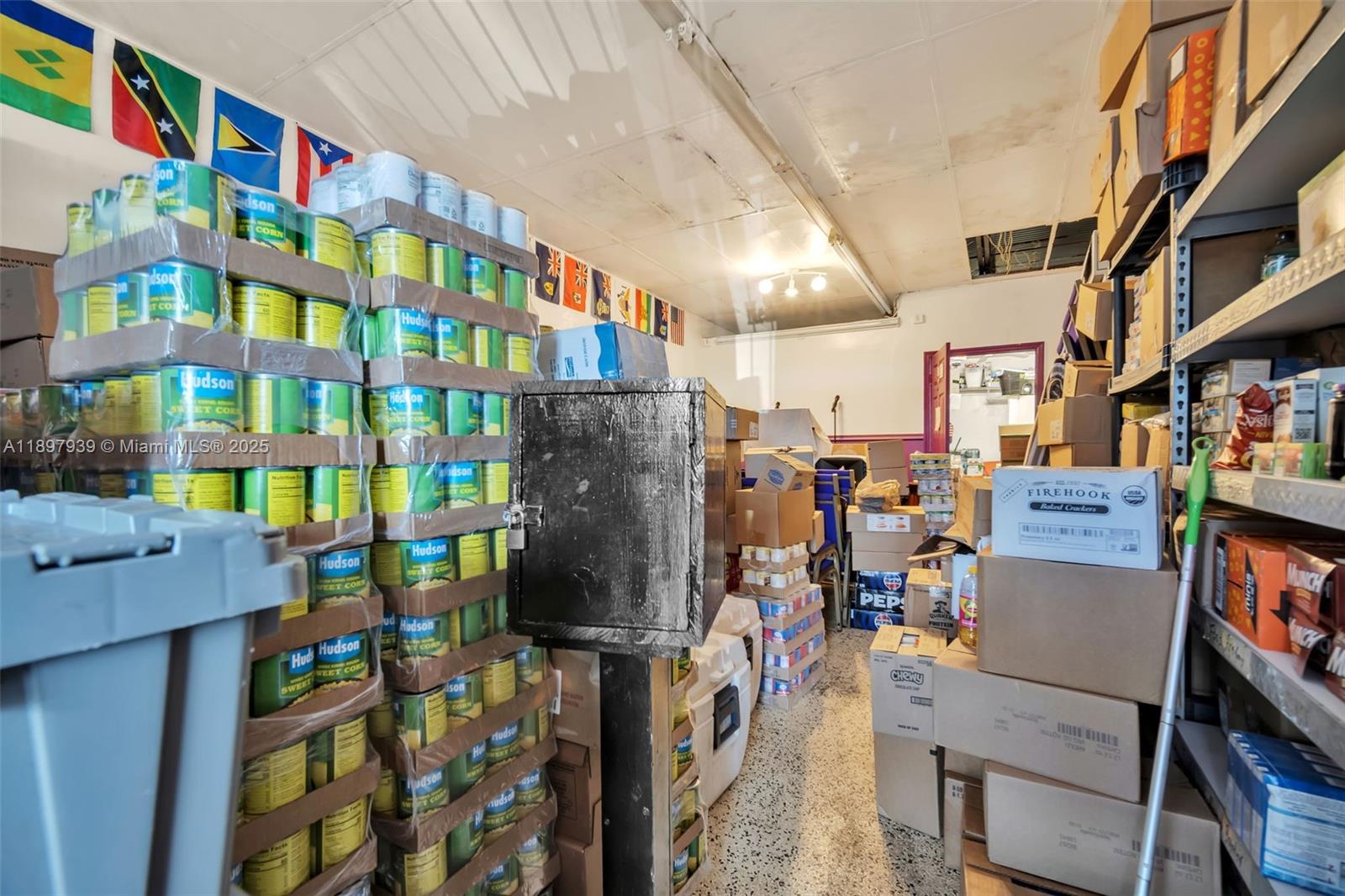 See details   /   sq. ft. $ 2025-10-17 0 Photo