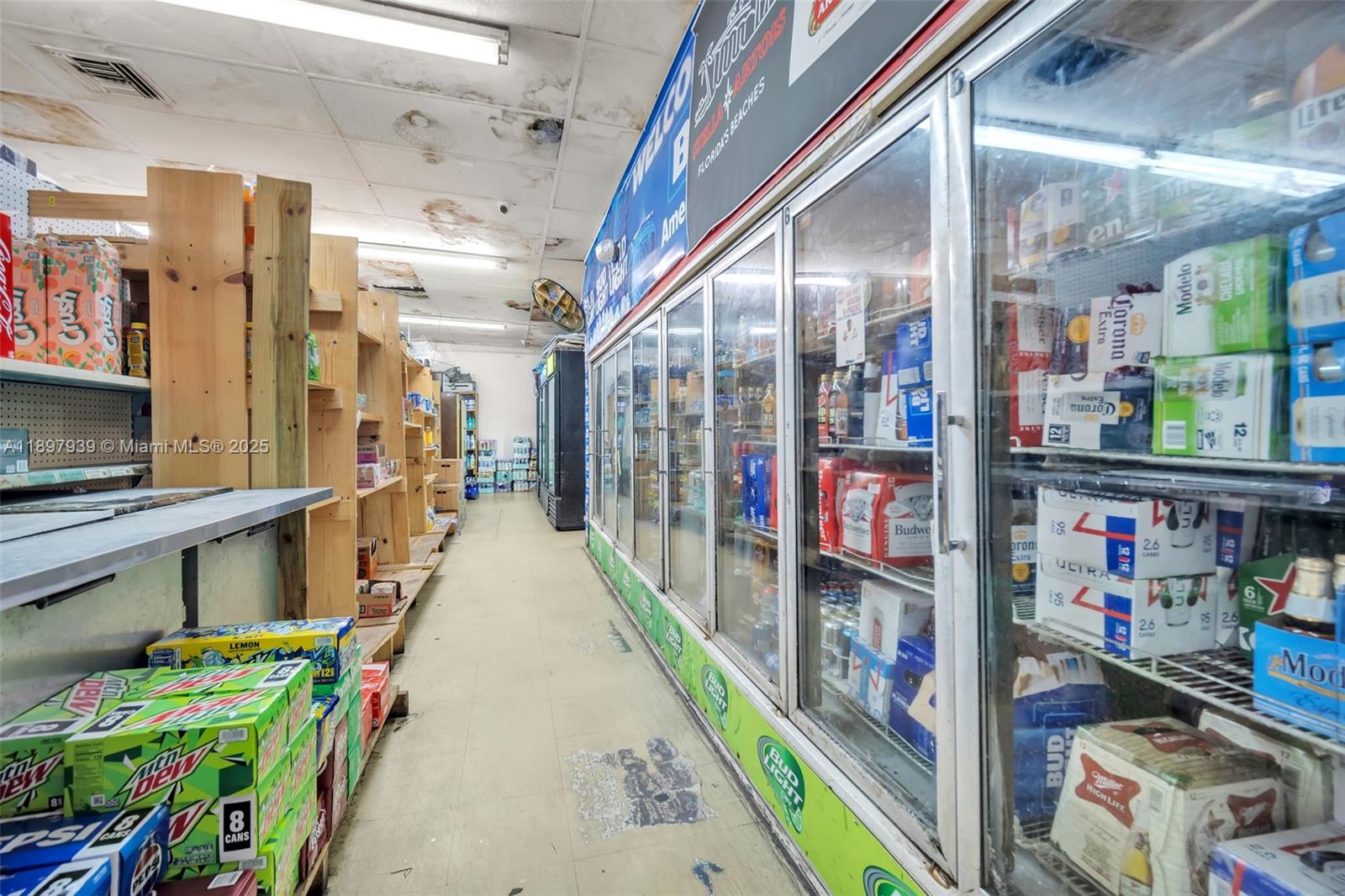 See details   /   sq. ft. $ 2025-10-17 0 Photo