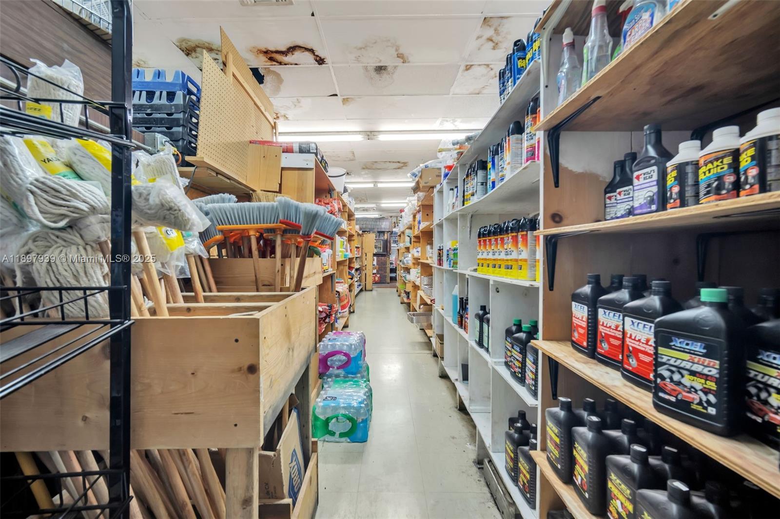 See details   /   sq. ft. $ 2025-10-17 0 Photo