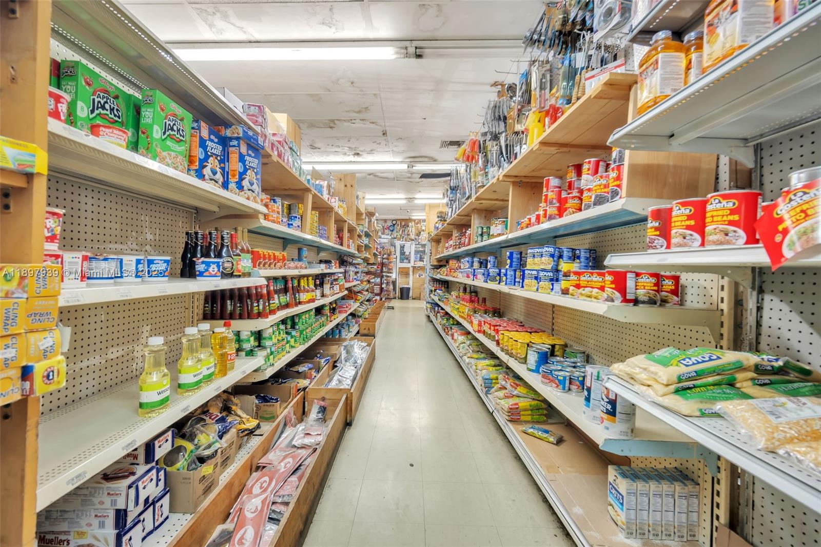 See details   /   sq. ft. $ 2025-10-17 0 Photo