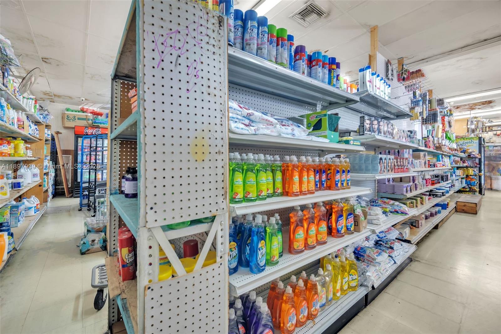 See details   /   sq. ft. $ 2025-10-17 0 Photo