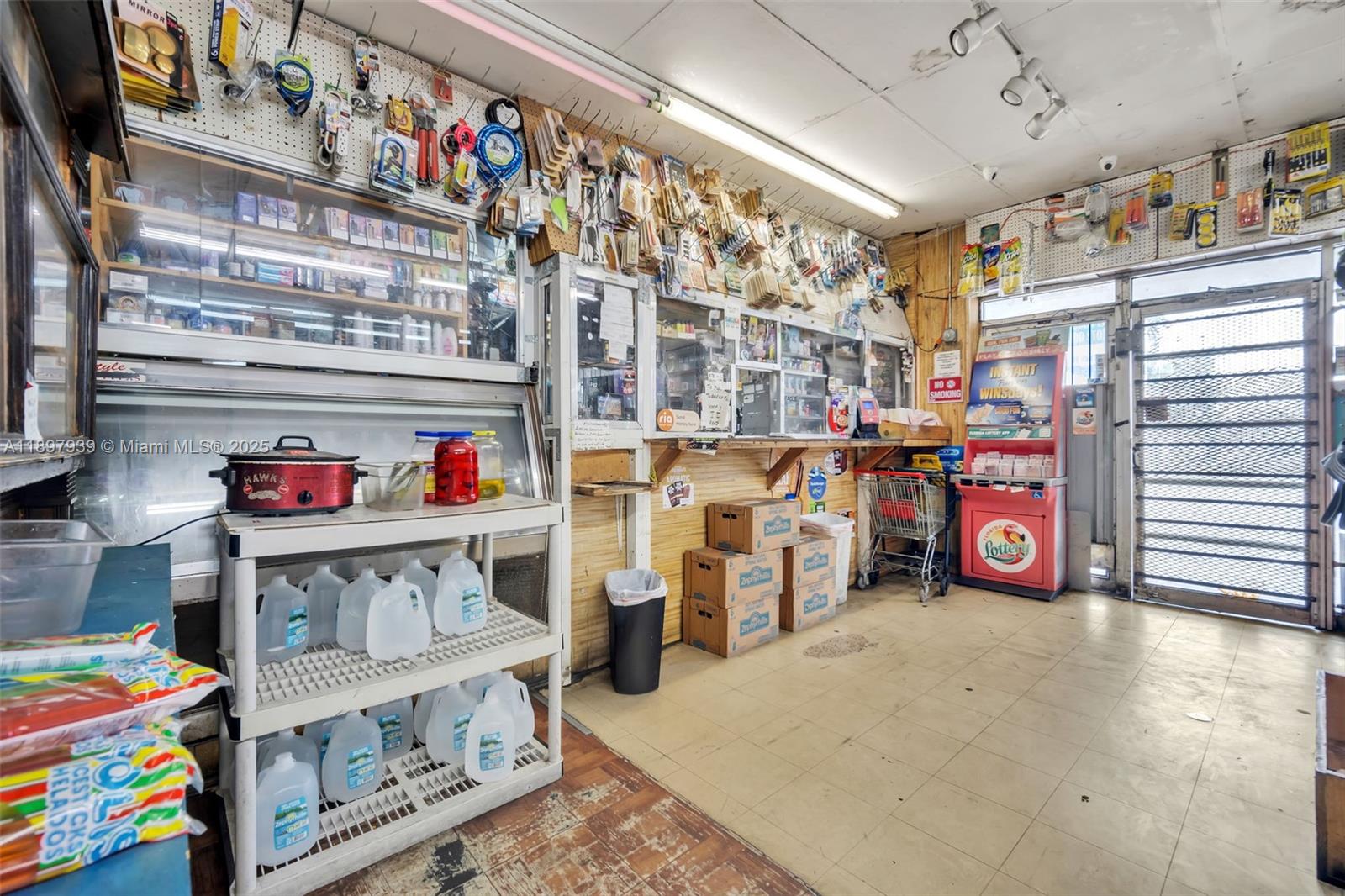 See details   /   sq. ft. $ 2025-10-17 0 Photo