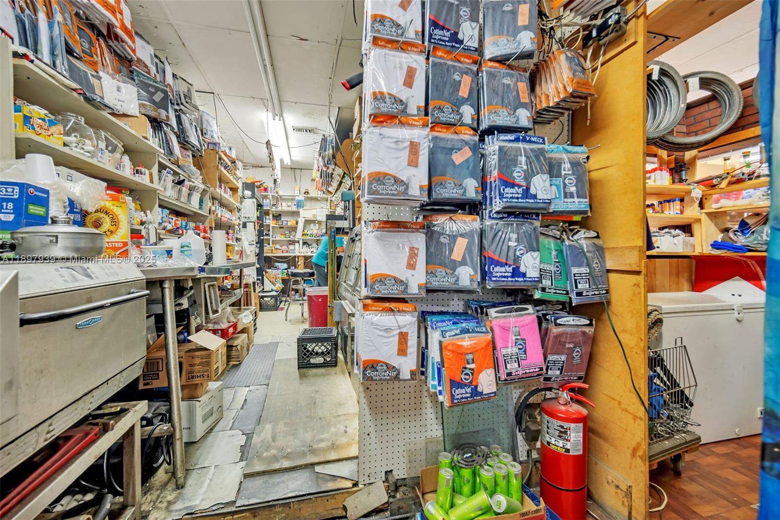 See details   /   sq. ft. $ 2025-10-17 0 Photo