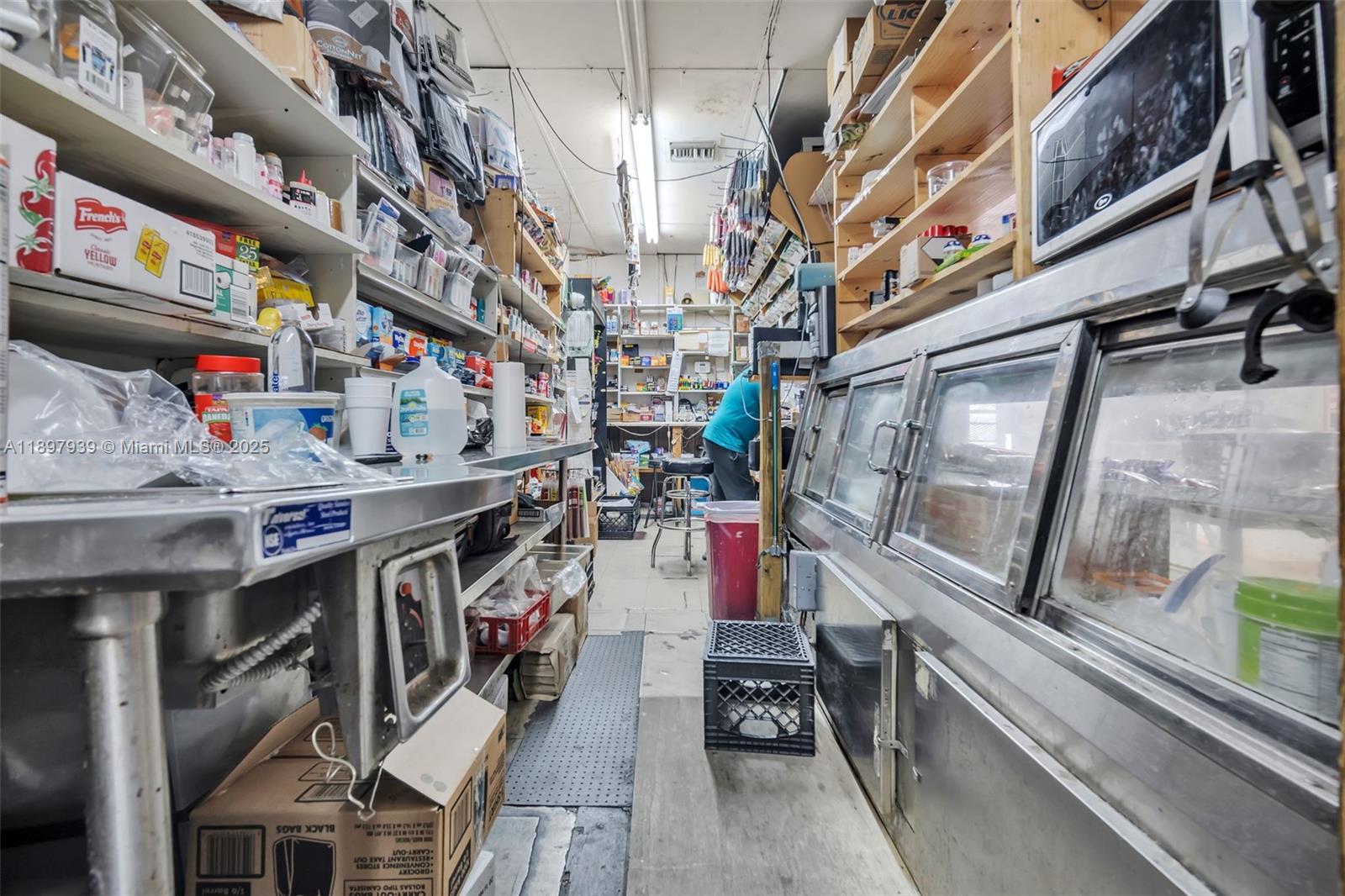 See details   /   sq. ft. $ 2025-10-17 0 Photo