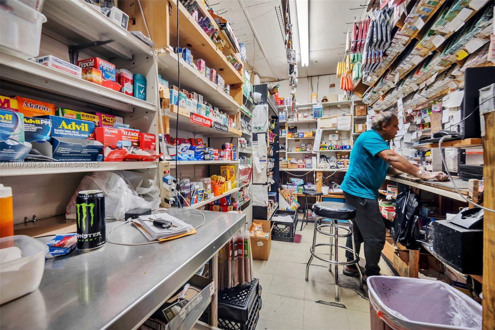 See details   /   sq. ft. $ 2025-10-17 0 Photo