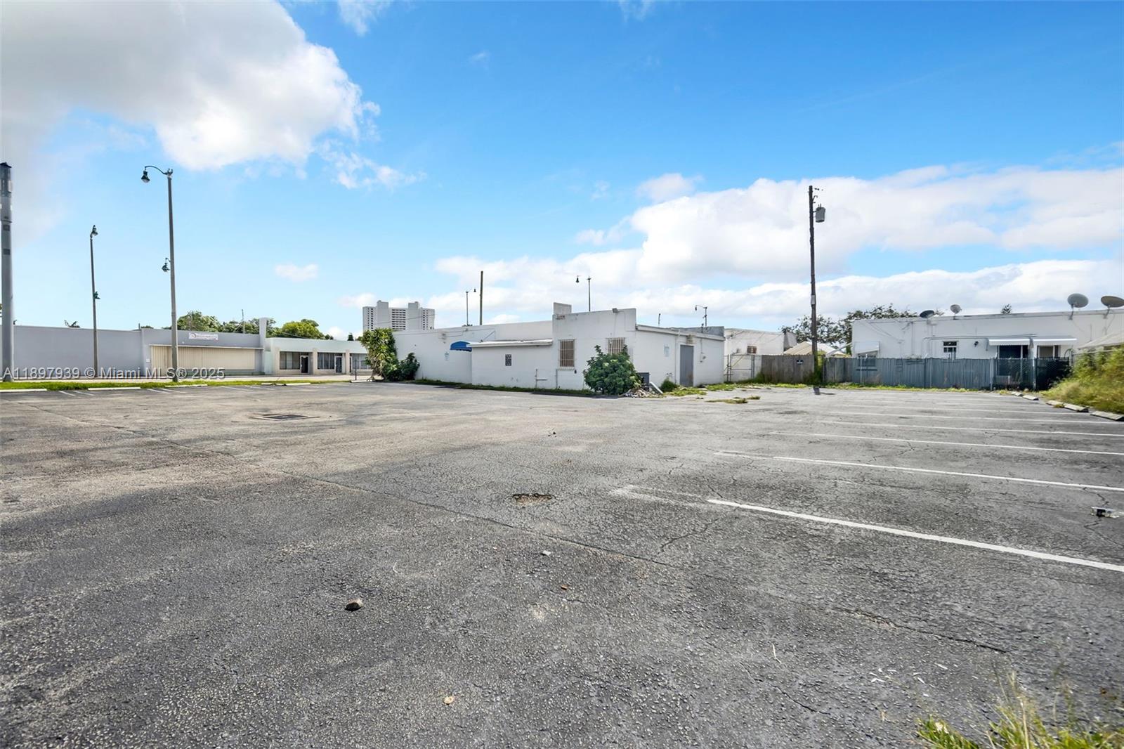 See details   /   sq. ft. $ 2025-10-17 0 Photo