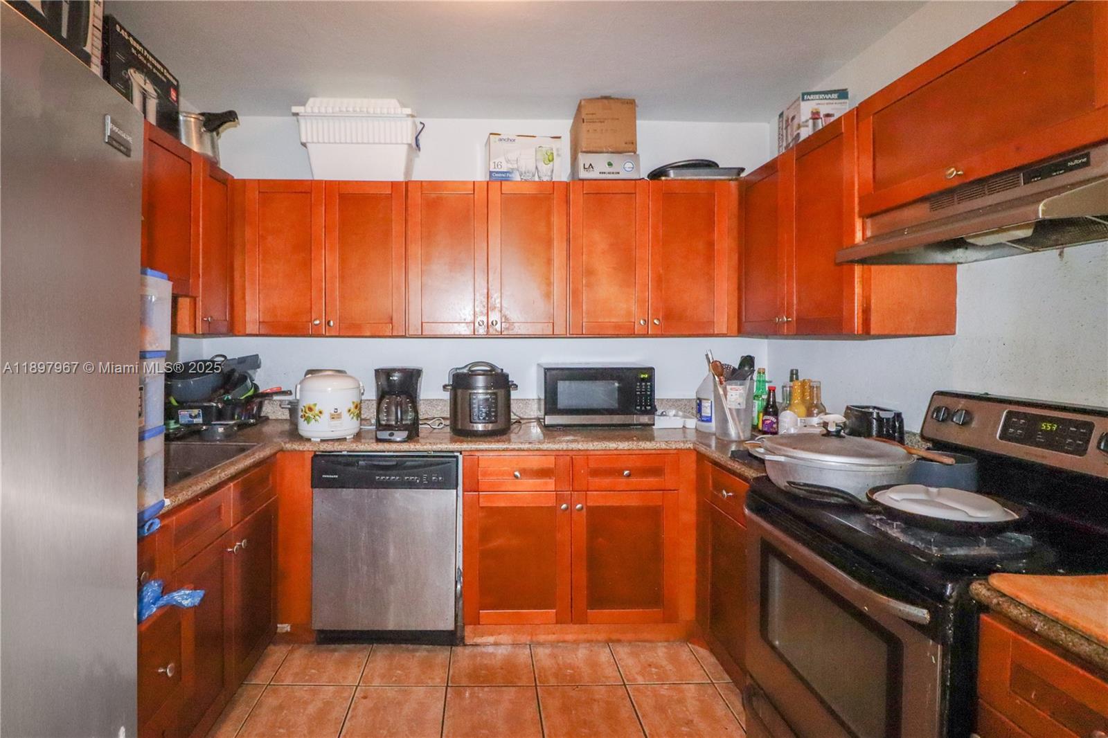 Ver detalles / 2231 sq. ft. $ 2025-10-17 0 foto