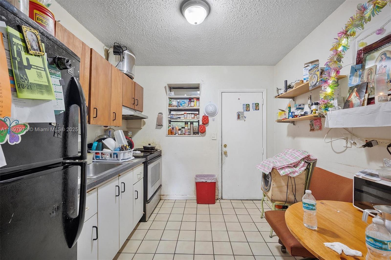 See details / 1352 sq. ft. $ 2025-10-17 0 Photo