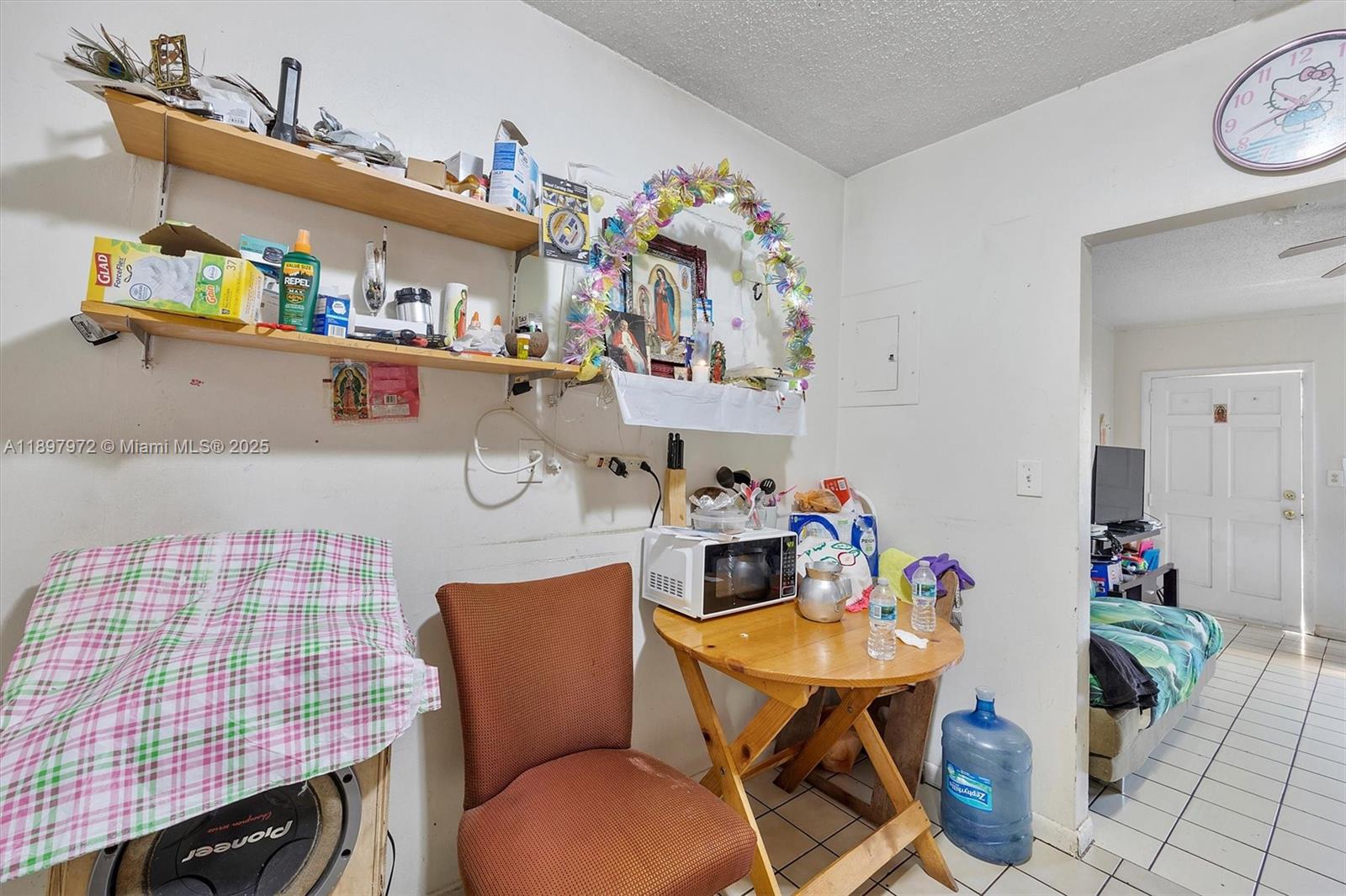 See details / 1352 sq. ft. $ 2025-10-17 0 Photo