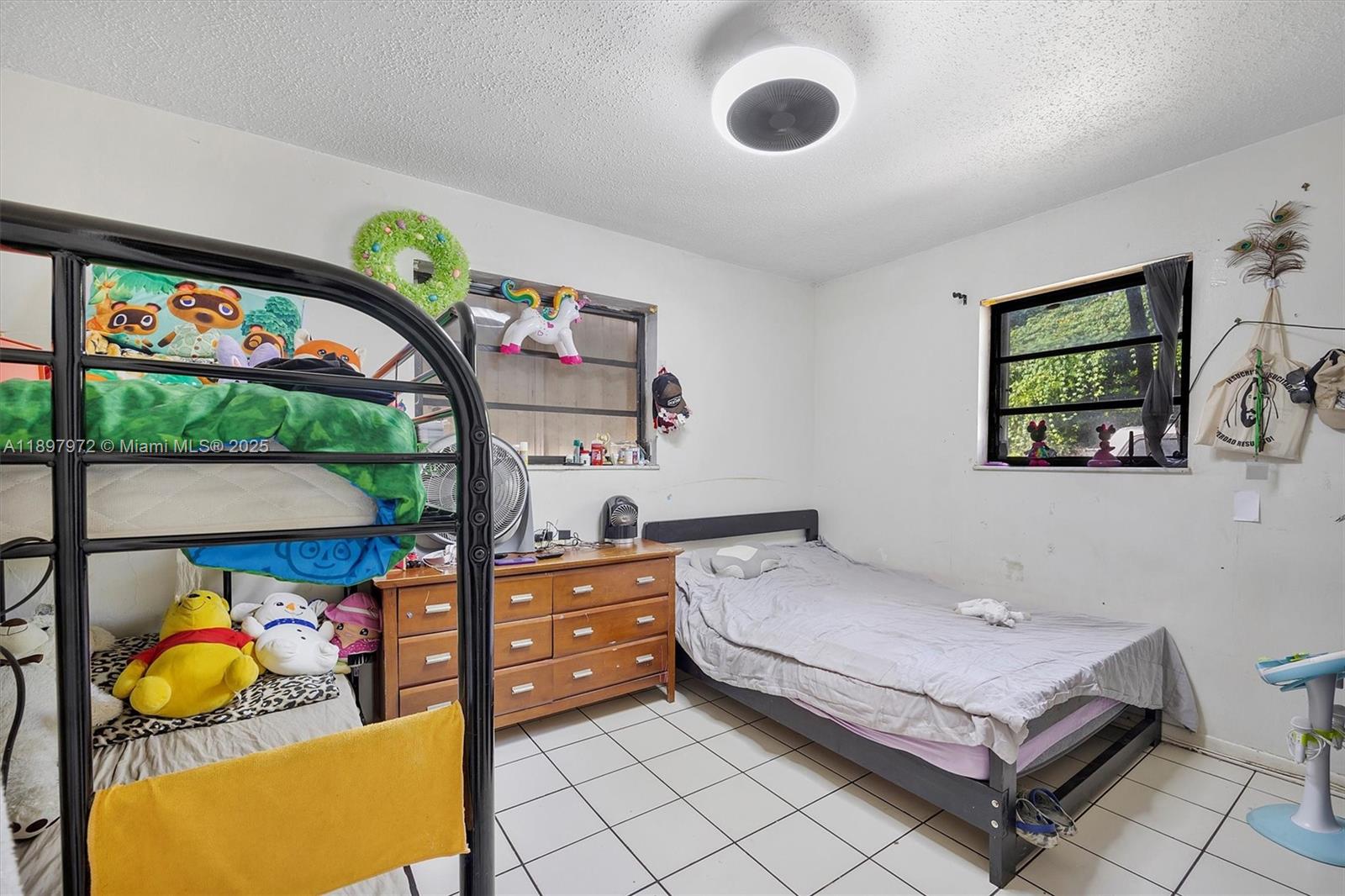 See details / 1352 sq. ft. $ 2025-10-17 0 Photo