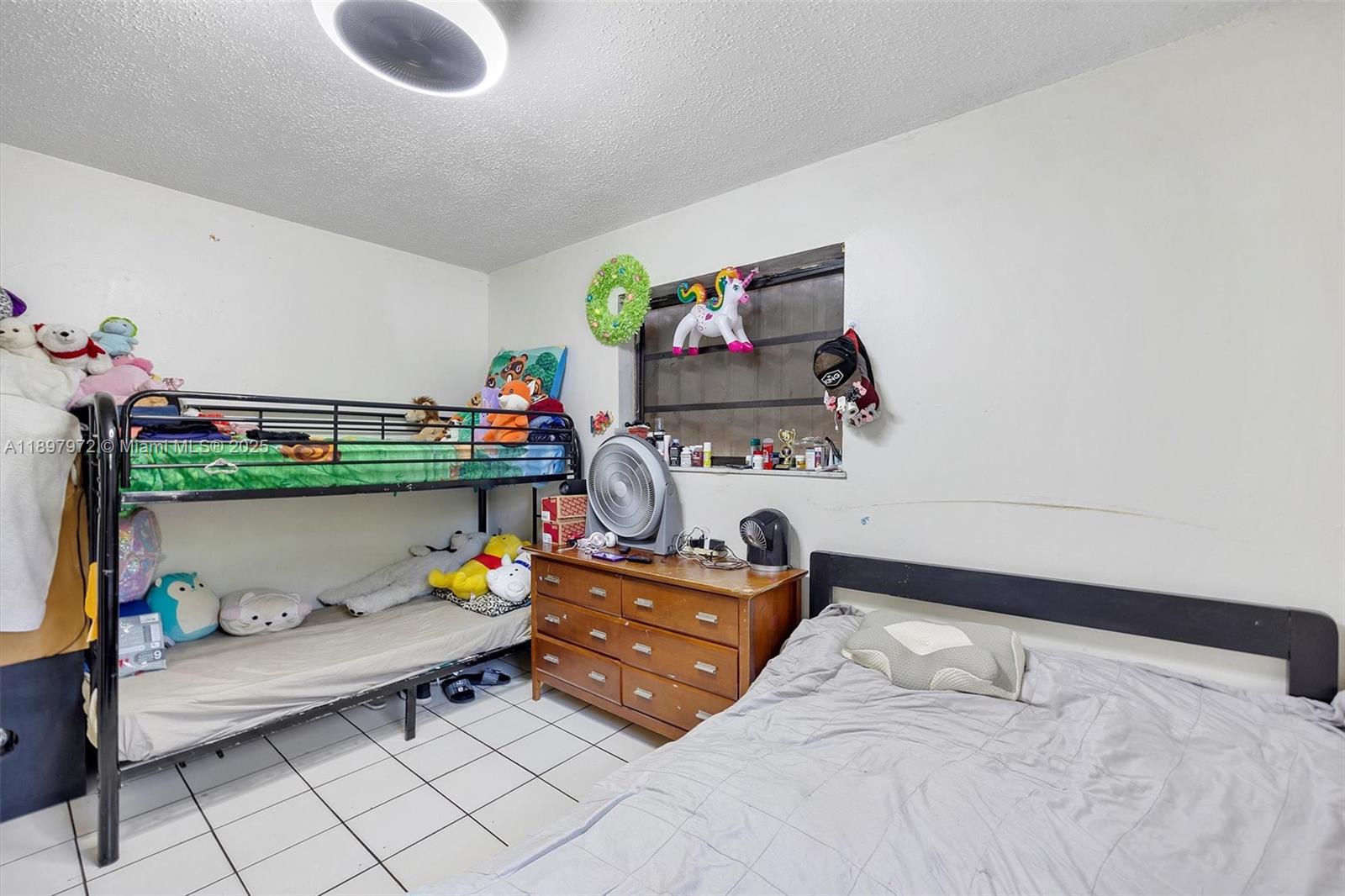 See details / 1352 sq. ft. $ 2025-10-17 0 Photo
